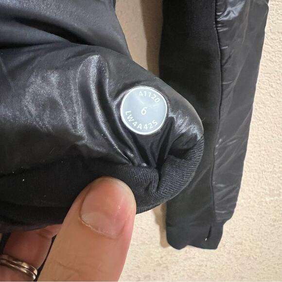 Lululemon UBA Puffer Hoodie Jacket in Lux Black 6 - Picture 9 of 10